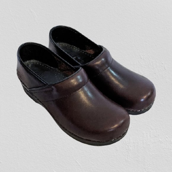 Sanita Shoes - Sanita Dark Brown Leather Clogs - Womens EU 40 - Danish Shoes Slip Ons